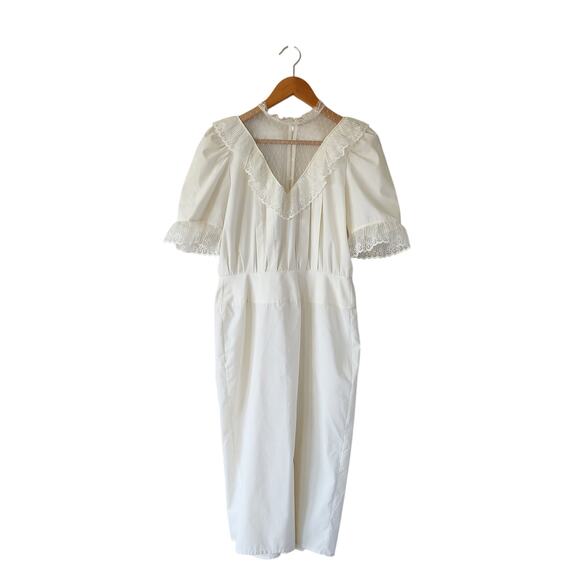 Vintage 80s White Lace Dress with Pearl Buttons – Size 4/6 - Picture 3 of 8